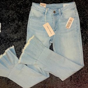 Vince Camuto Bottom Flare Jeans